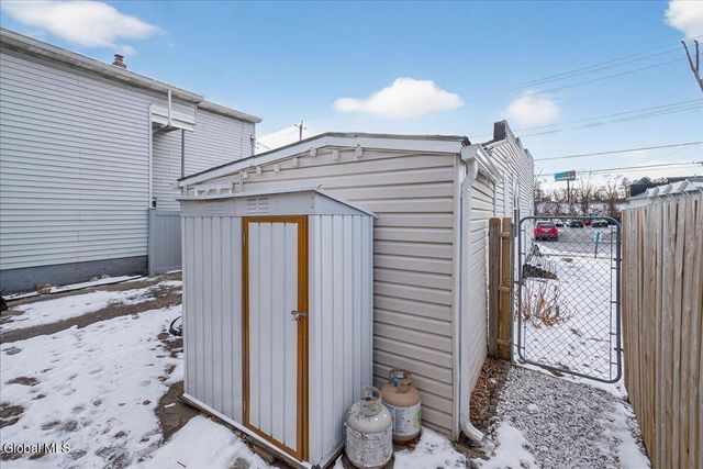 25 Corning Street, Colonie, NY 12205