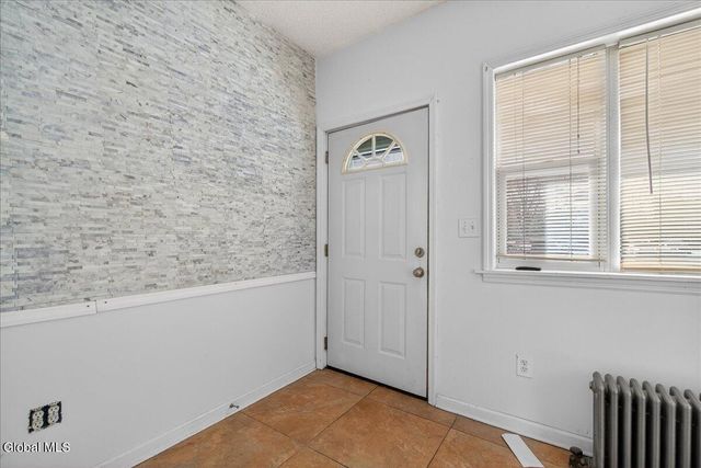 25 Corning Street, Colonie, NY 12205