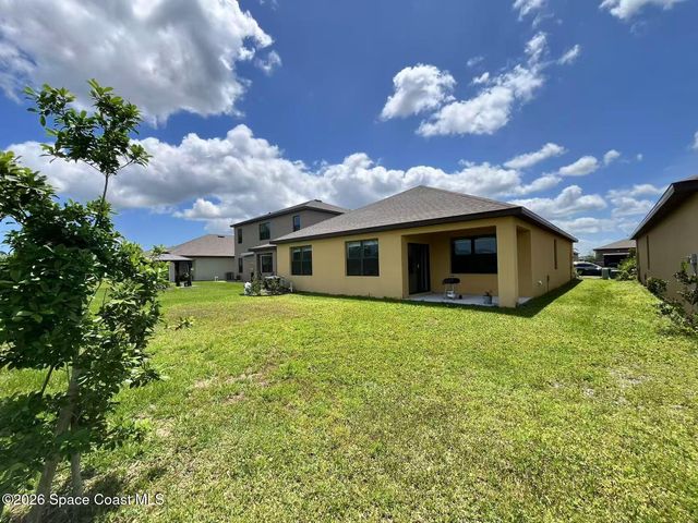 2183 Farmhouse Road SE, Palm Bay, FL 32909