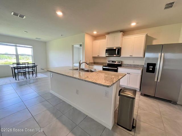 2183 Farmhouse Road SE, Palm Bay, FL 32909