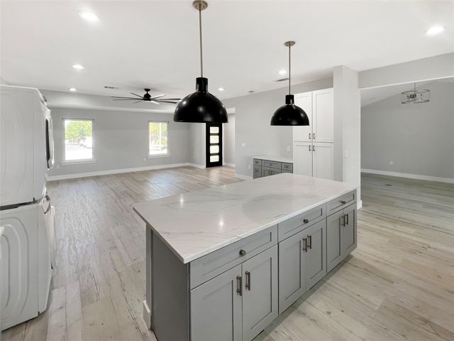 9614 Newfoundland CIR, Austin, TX 78758