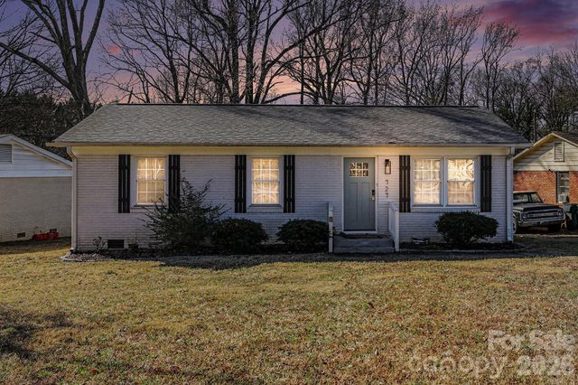 727 Thera Drive, Charlotte, NC 28206