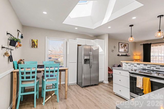 727 Thera Drive, Charlotte, NC 28206