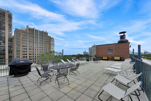 2300 N Commonwealth Avenue 2H, Chicago, IL 60614