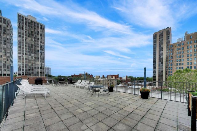 2300 N Commonwealth Avenue 2H, Chicago, IL 60614