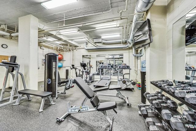 2300 N Commonwealth Avenue 2H, Chicago, IL 60614