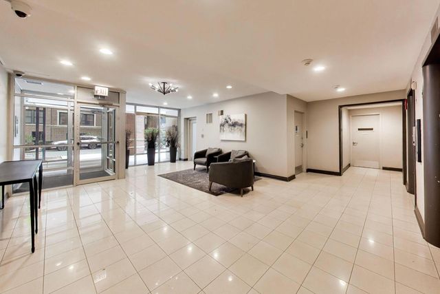 2300 N Commonwealth Avenue 2H, Chicago, IL 60614