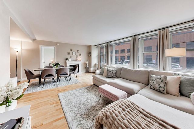 2300 N Commonwealth Avenue 2H, Chicago, IL 60614