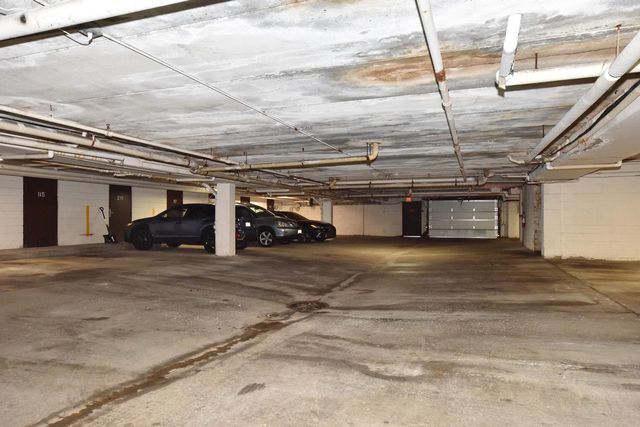 8643 N Servite DRIVE #112, Milwaukee, WI 53223