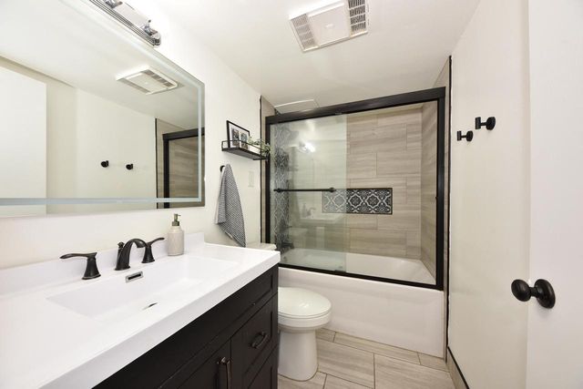 8643 N Servite DRIVE #112, Milwaukee, WI 53223