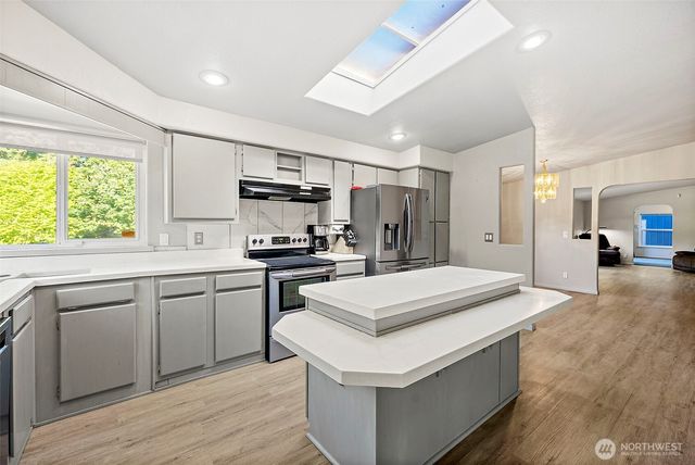 11905 Triviere Trail SE, Port Orchard, WA 98367