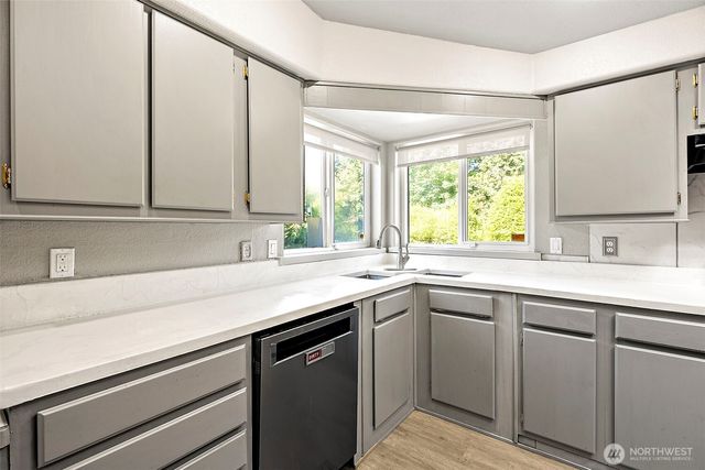 11905 Triviere Trail SE, Port Orchard, WA 98367