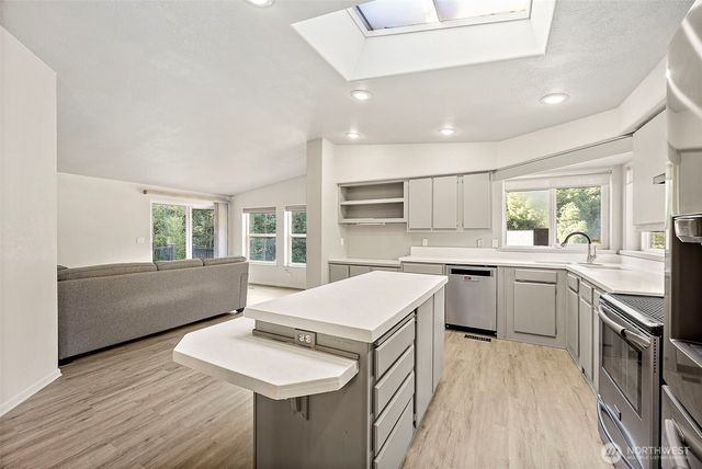 11905 Triviere Trail SE, Port Orchard, WA 98367