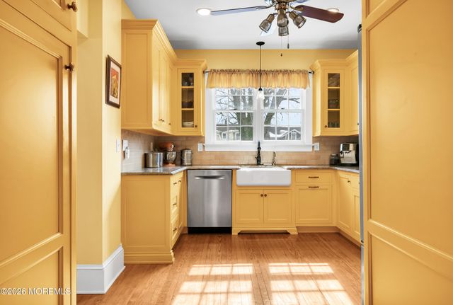 21 Lincoln Avenue, Rumson, NJ 07760