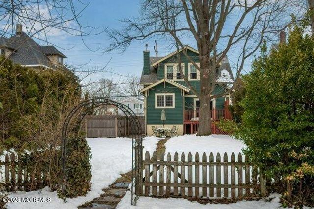 21 Lincoln Avenue, Rumson, NJ 07760