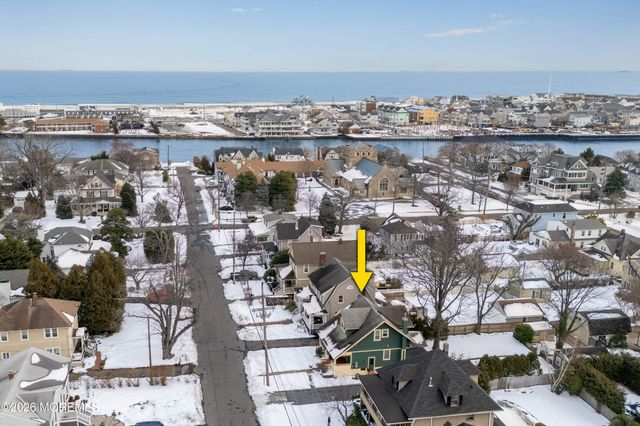 21 Lincoln Avenue, Rumson, NJ 07760