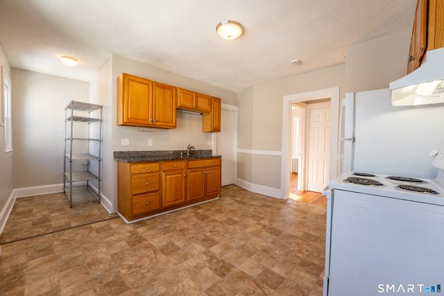 45 Boulanger Avenue 2nd Floor, West Hartford, CT 06110