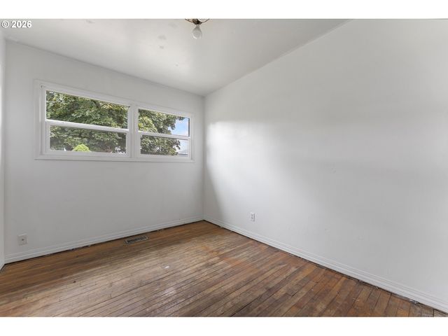 17937 Se LINCOLN St, Portland, OR 97233