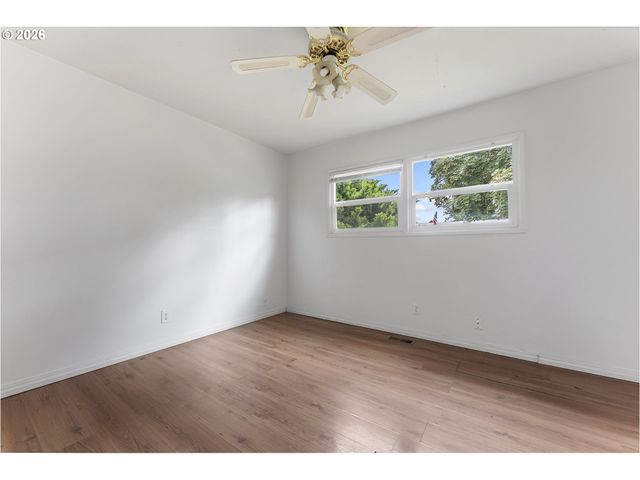 17937 Se LINCOLN St, Portland, OR 97233