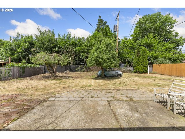 17937 Se LINCOLN St, Portland, OR 97233