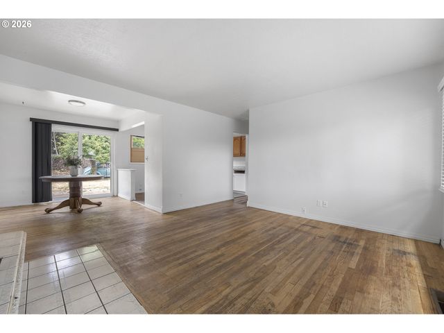 17937 Se LINCOLN St, Portland, OR 97233