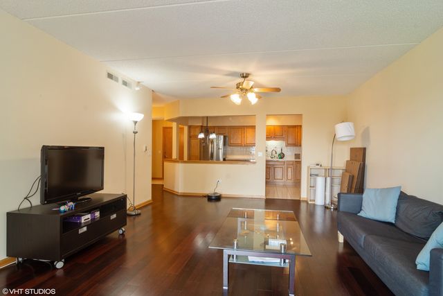 200 W Campbell Street 501, Arlington Heights, IL 60005