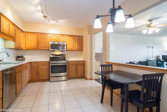200 W Campbell Street 501, Arlington Heights, IL 60005