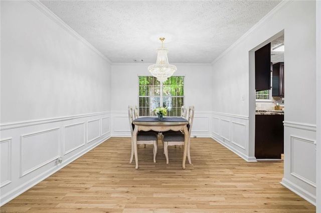 1075 Hidden Pond Lane, Roswell, GA 30075