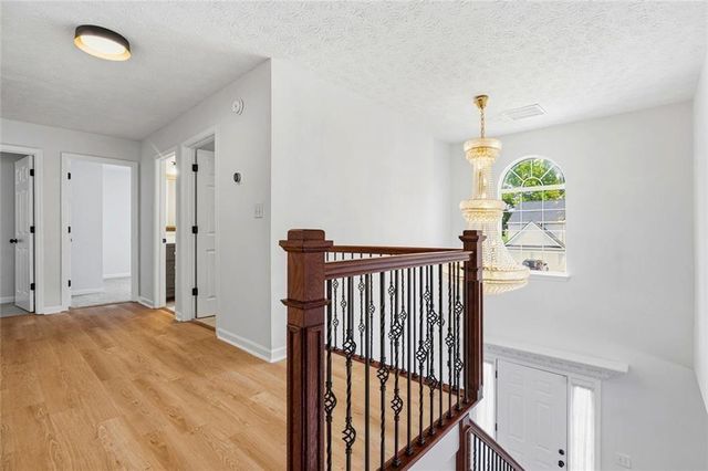 1075 Hidden Pond Lane, Roswell, GA 30075