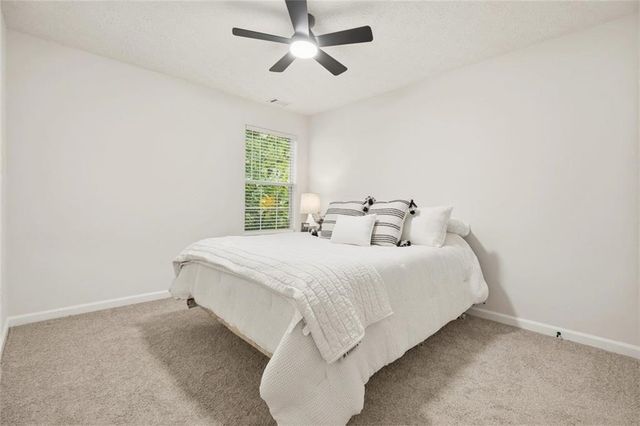 1075 Hidden Pond Lane, Roswell, GA 30075