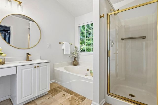 1075 Hidden Pond Lane, Roswell, GA 30075