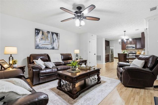 1075 Hidden Pond Lane, Roswell, GA 30075
