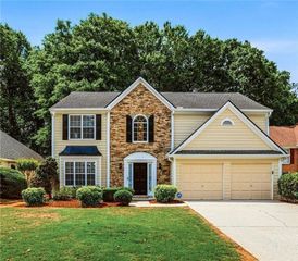 1075 Hidden Pond Lane, Roswell, GA 30075