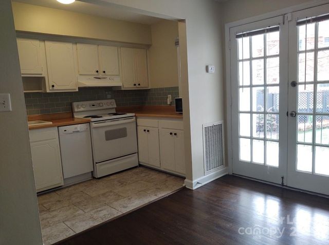 910 Mcalway Road D, Charlotte, NC 28211