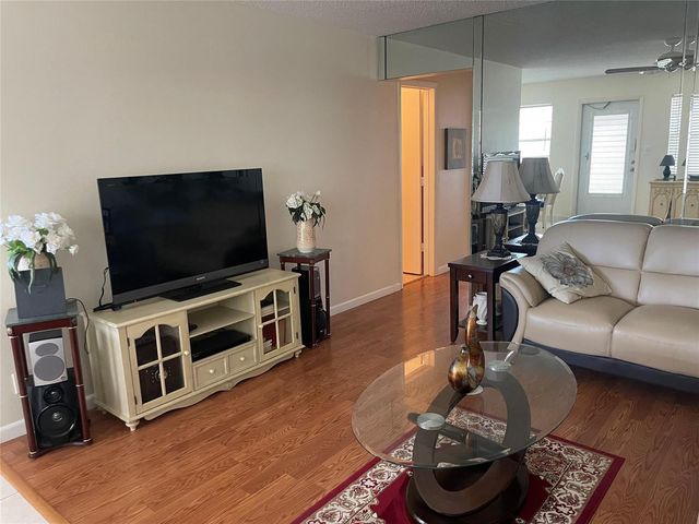 2141 NE 56th Street 209, Fort Lauderdale, FL 33308