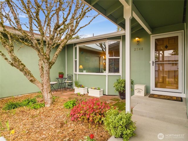 2548 Smithers Avenue S, Renton, WA 98055