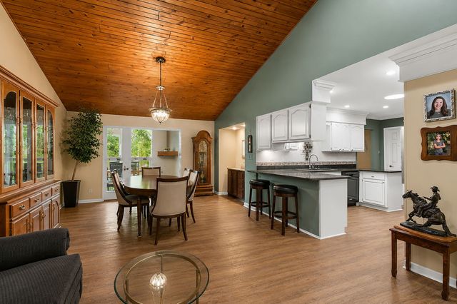 12N185 Muirhead Road, Elgin, IL 60123