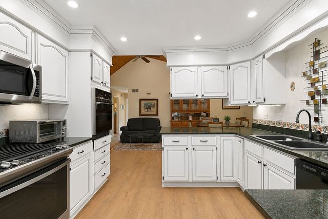 12N185 Muirhead Road, Elgin, IL 60123