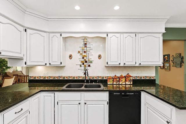 12N185 Muirhead Road, Elgin, IL 60123