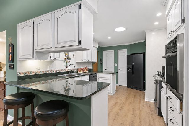 12N185 Muirhead Road, Elgin, IL 60123