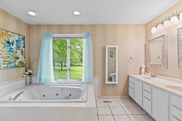 12N185 Muirhead Road, Elgin, IL 60123