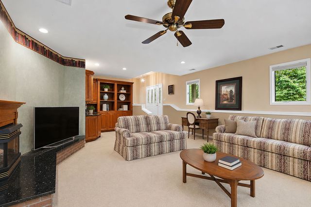 12N185 Muirhead Road, Elgin, IL 60123
