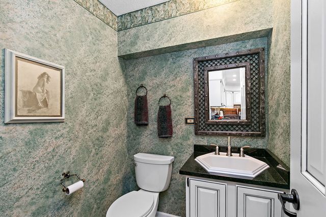 12N185 Muirhead Road, Elgin, IL 60123