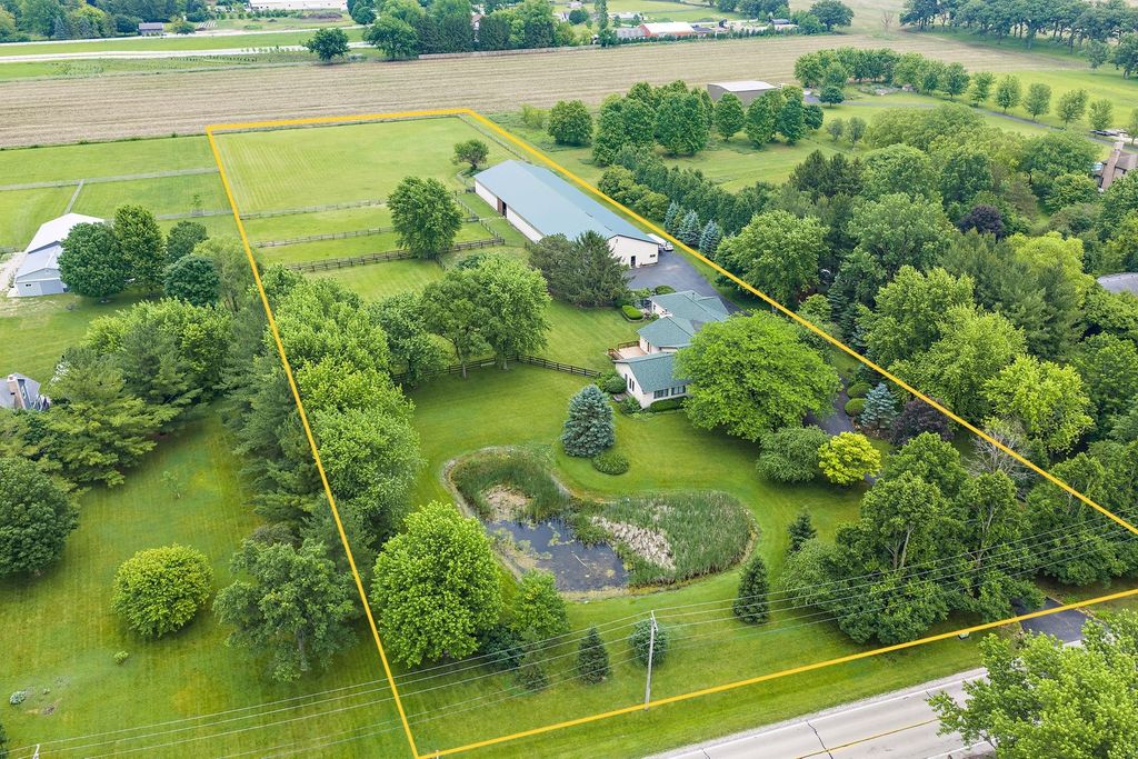 12N185 Muirhead Road, Elgin, IL 60123