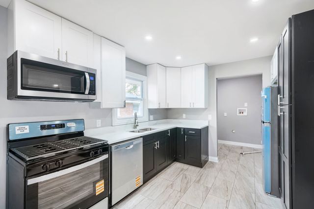 576 W 16th Street, Chicago Heights, IL 60411