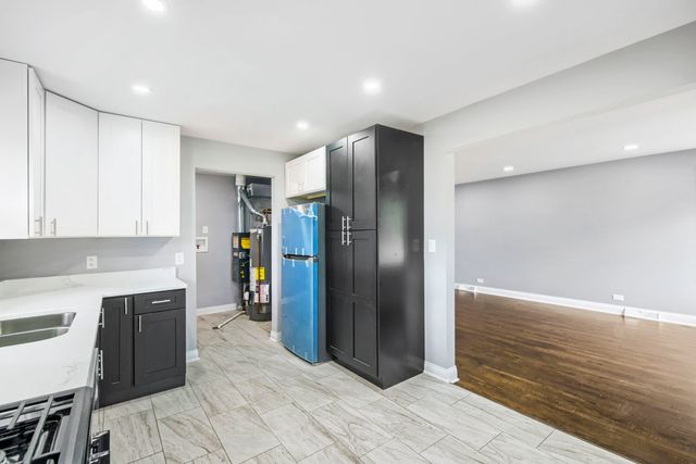 576 W 16th Street, Chicago Heights, IL 60411