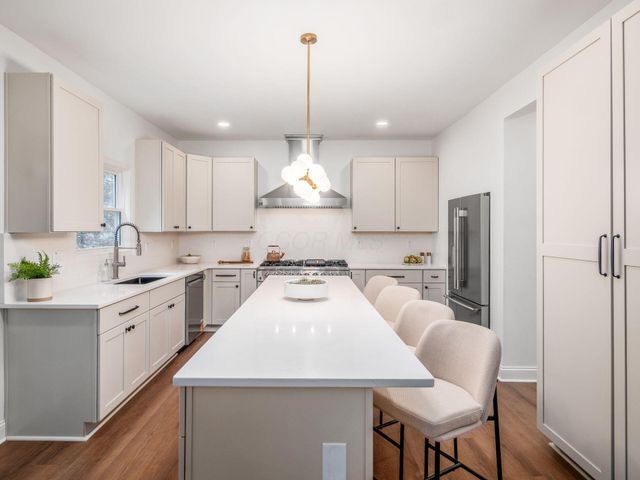 4988 Galway Drive, Dublin, OH 43017