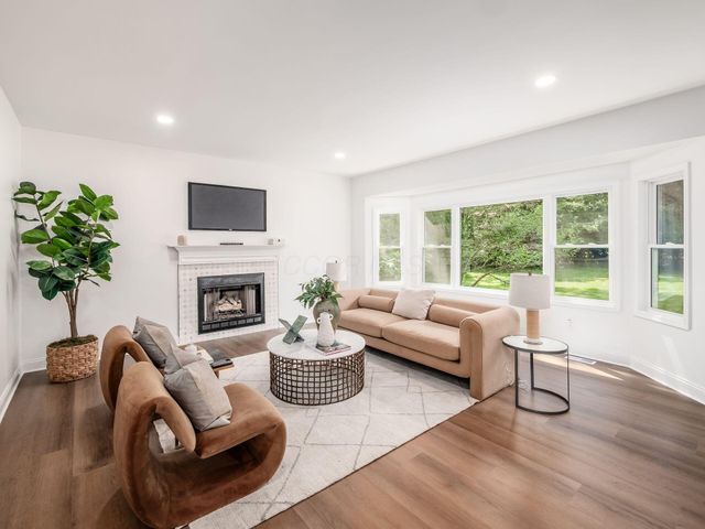 4988 Galway Drive, Dublin, OH 43017