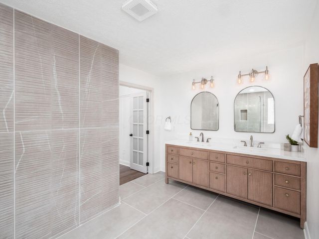 4988 Galway Drive, Dublin, OH 43017