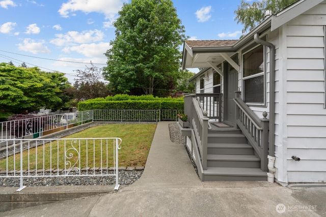 3536 SW Monroe Street, Seattle, WA 98126